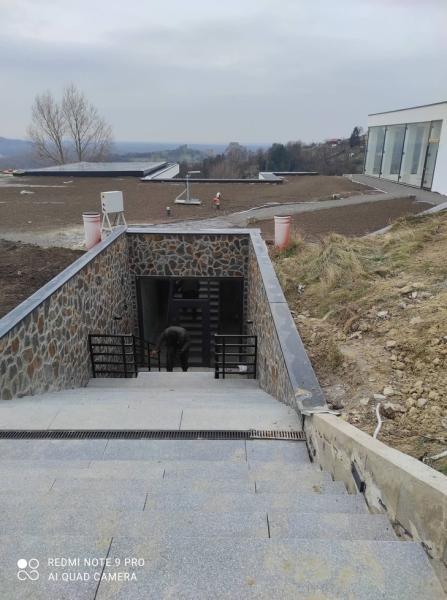 2811692983176076038847226255328082258118562n